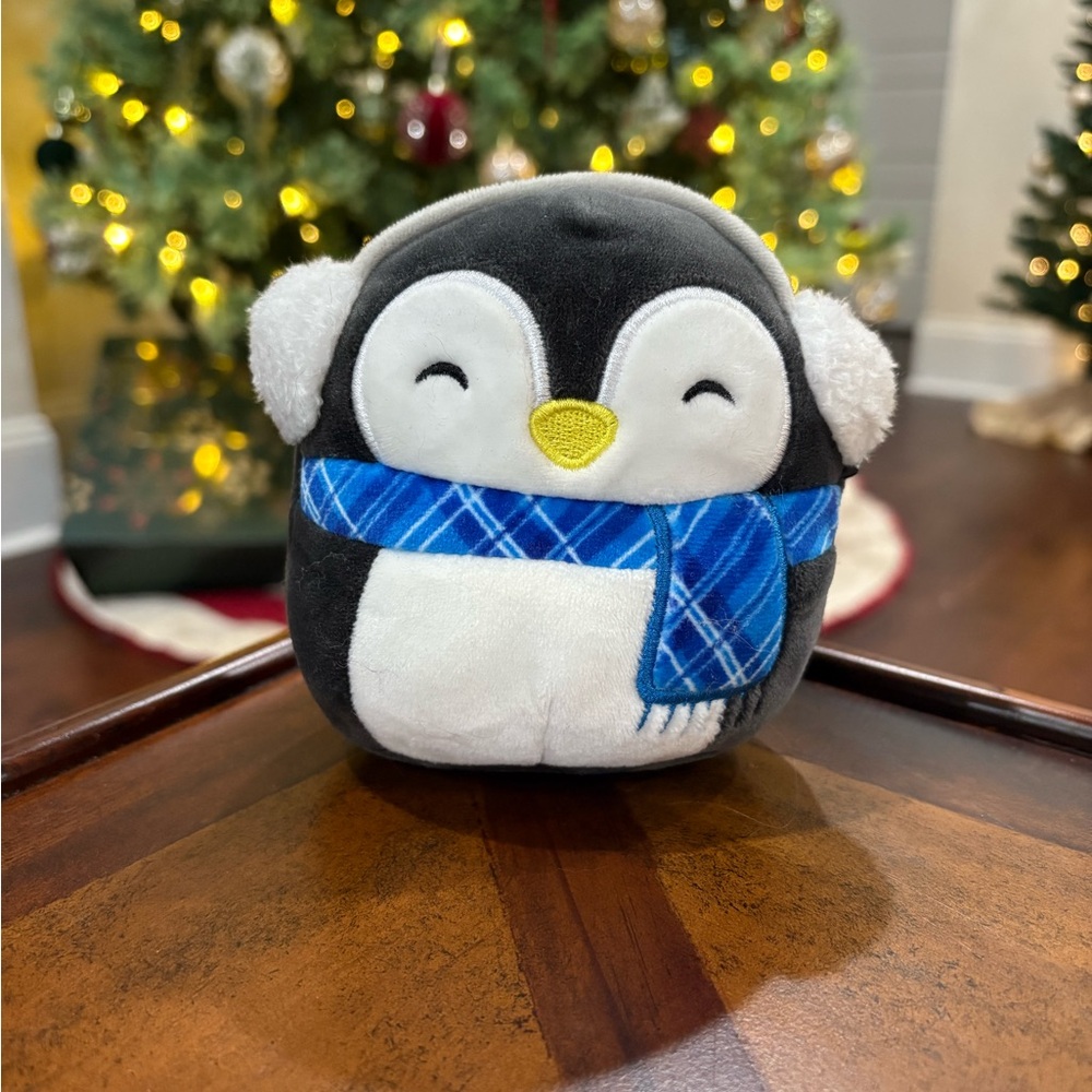 Squishmallows Luna the Penguin